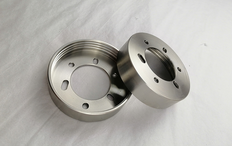 Choosing Between CNC Machining and 3D Printing for Prototypes